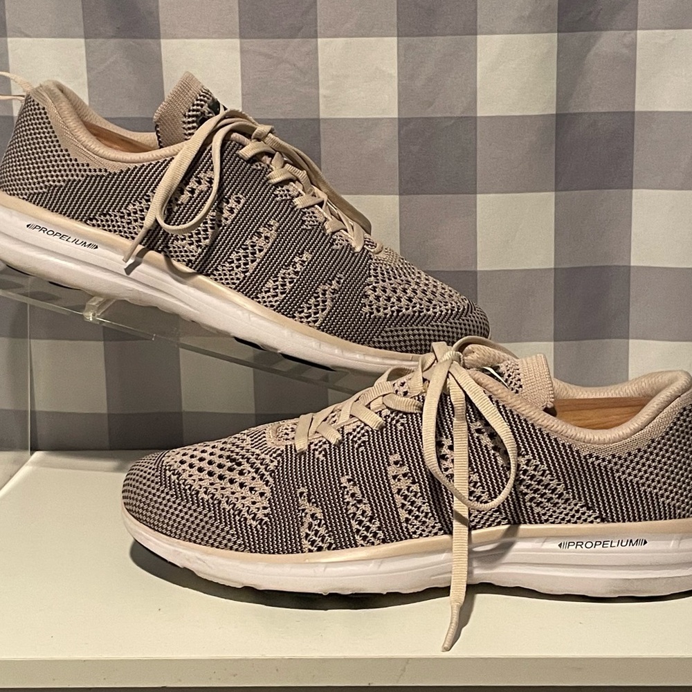 APL Techloom Pro Beige and Black Knit Sneakers size 9